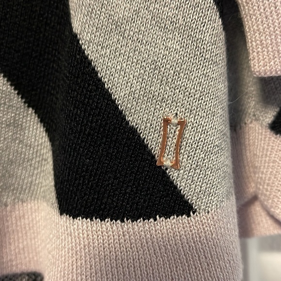 Kit & Ace sweater Size S - Picture 4 of 4